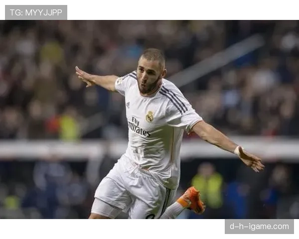 本泽马最新动态：媒体报道聚焦其近期表现与未来动向