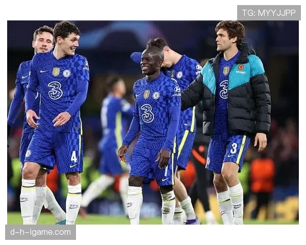 恩佐 vs 克罗斯：出球能力与中场组织效率对比分析